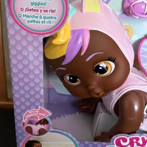 NEW Cry Babies Baby Doll- Realistic Tears, Giggles, Over 30  Baby Sounds - Picture 4 of 8